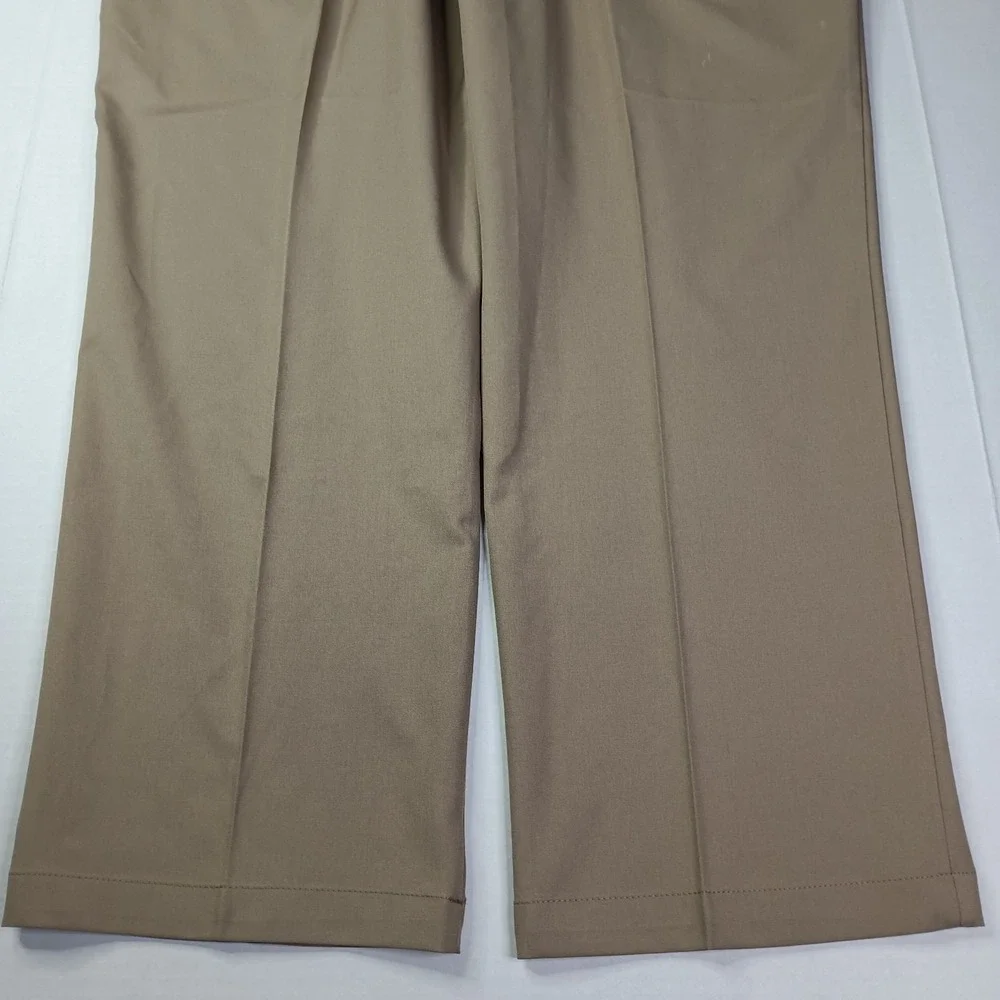 Haggar Cool Right Performance Flex Classic Fit Pants Men's Size 42x30 Khaki New